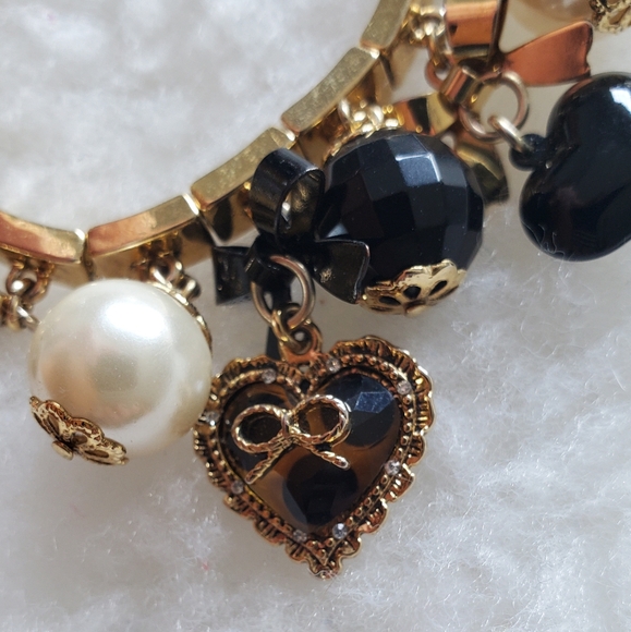 Betsey Johnson stretch gold charm bracelet - Picture 3 of 3